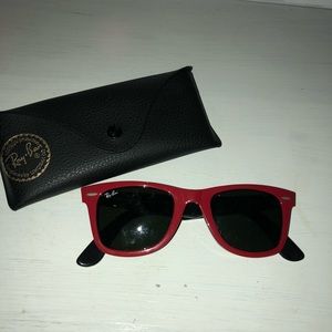 Black/Red Raybans